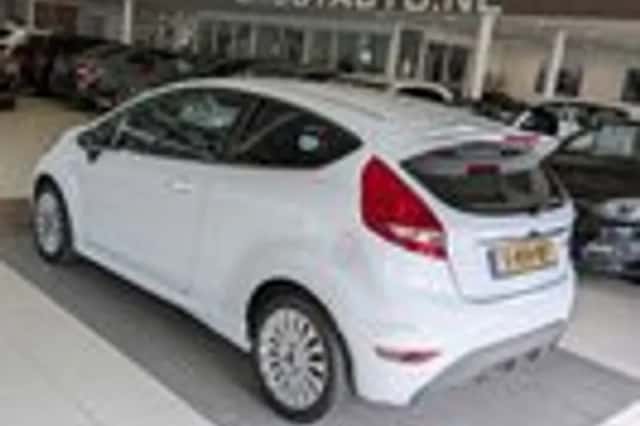 Ford Fiesta (2009) thumbnail 3