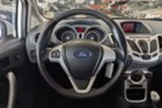 Ford Fiesta (2009) thumbnail 9
