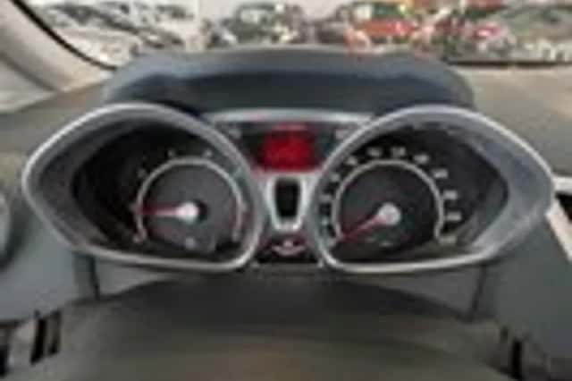 Ford Fiesta (2009) thumbnail 10