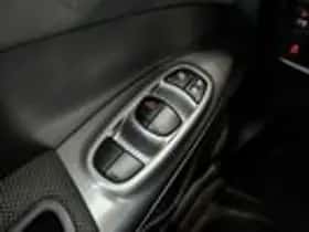 Nissan Juke (2012) thumbnail 23