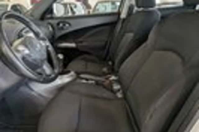 Nissan Juke (2012) thumbnail 6