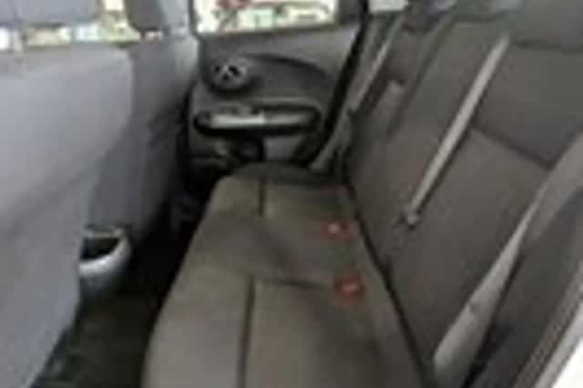 Nissan Juke (2012) thumbnail 7
