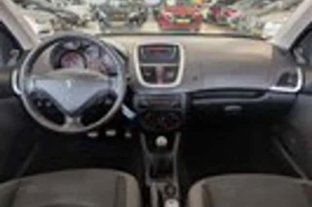Peugeot 206+ (2010) thumbnail 8