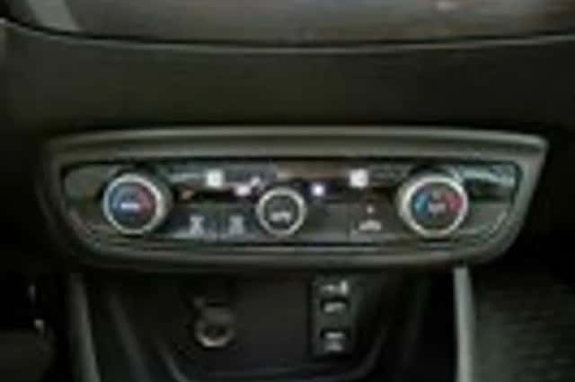 Opel Crossland X (2018) thumbnail 16