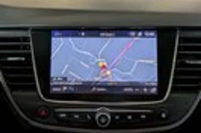 Opel Crossland X (2018) thumbnail 18