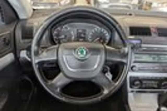 Škoda Octavia (2010) thumbnail 11