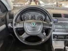 Škoda Octavia (2010) thumbnail 11