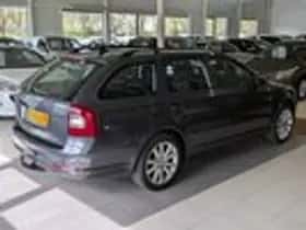 Škoda Octavia (2010) thumbnail 4