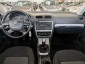 Škoda Octavia (2010) thumbnail 9