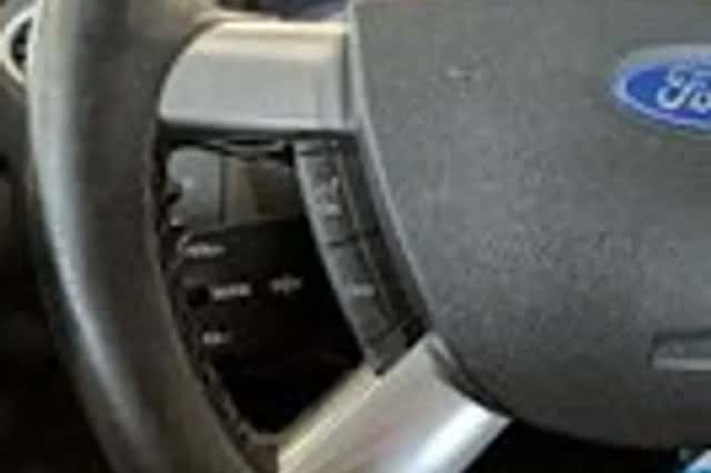 Ford Focus (2005) thumbnail 11