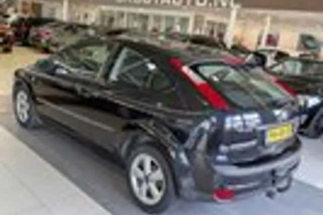 Ford Focus (2005) thumbnail 3
