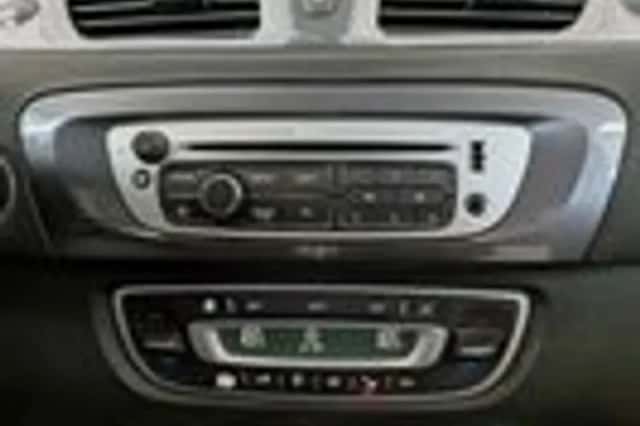 Renault Scénic (2014) thumbnail 16