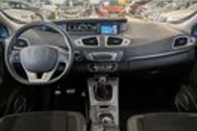 Renault Scénic (2014) thumbnail 9