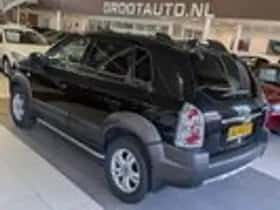 Hyundai Tucson (2009) thumbnail 3
