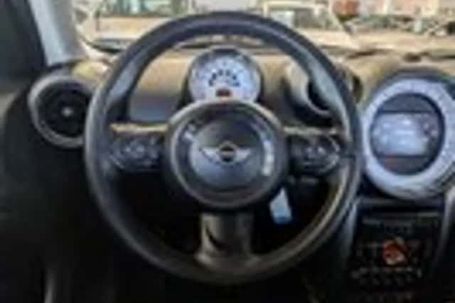 MINI Countryman (2012) thumbnail 9