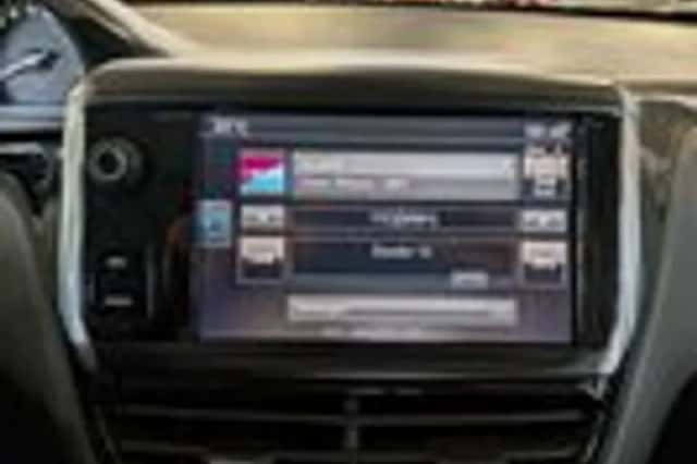 Peugeot 2008 (2017) thumbnail 17