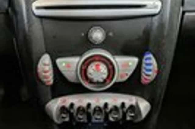 MINI Mini (2010) thumbnail 15