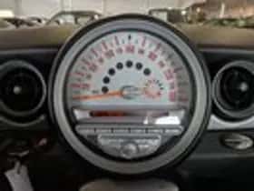 MINI Mini (2010) thumbnail 16