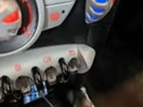 MINI Mini (2010) thumbnail 18