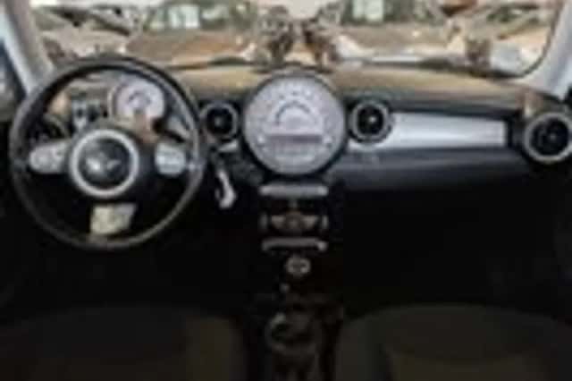 MINI Mini (2010) thumbnail 9