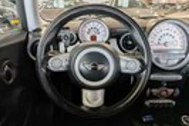 MINI Mini (2010) thumbnail 10