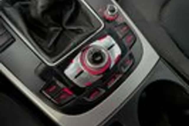 Audi A4 (2014) thumbnail 18