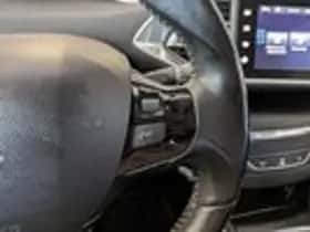 Peugeot 308 (2016) thumbnail 12