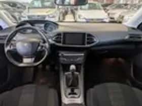 Peugeot 308 (2016) thumbnail 9