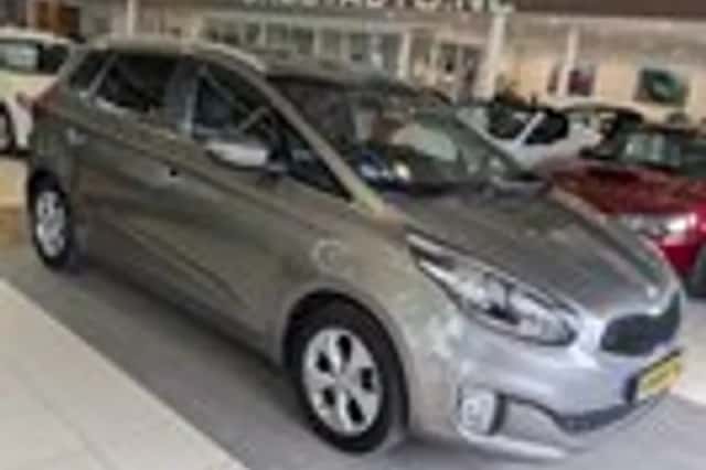 Kia Carens (2013) thumbnail 1