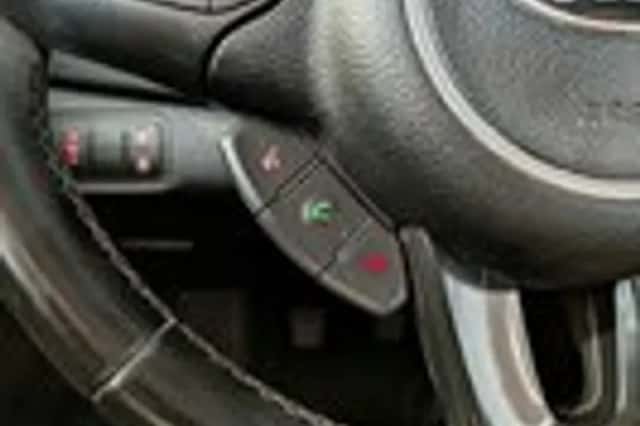 Kia Carens (2013) thumbnail 14