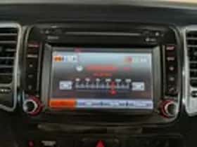 Kia Carens (2013) thumbnail 20
