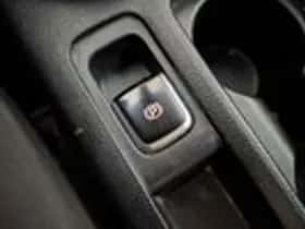 Kia Carens (2013) thumbnail 24