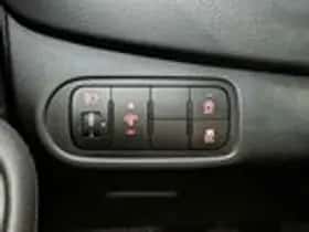 Kia Carens (2013) thumbnail 25