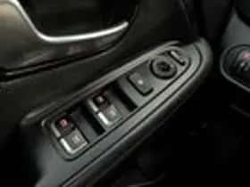Kia Carens (2013) thumbnail 26