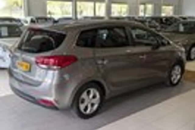 Kia Carens (2013) thumbnail 4