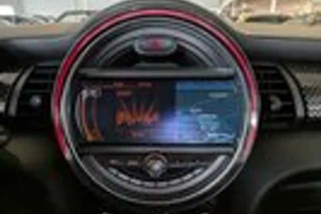 MINI Mini (2015) thumbnail 16