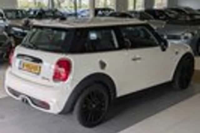 MINI Mini (2015) thumbnail 4