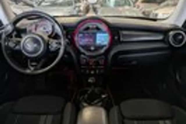MINI Mini (2015) thumbnail 9