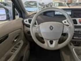 Renault Grand Scénic (2010) thumbnail 12