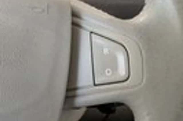 Renault Grand Scénic (2010) thumbnail 15