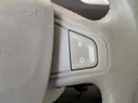 Renault Grand Scénic (2010) thumbnail 15