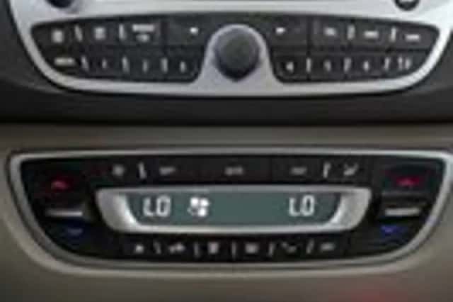 Renault Grand Scénic (2010) thumbnail 24