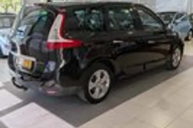 Renault Grand Scénic (2010) thumbnail 4