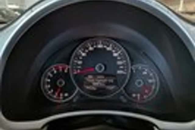 Volkswagen Beetle (2012) thumbnail 11