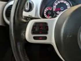 Volkswagen Beetle (2012) thumbnail 12