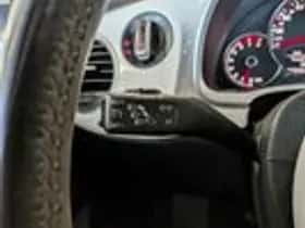 Volkswagen Beetle (2012) thumbnail 14