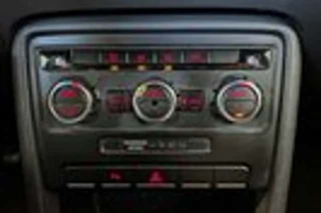 Volkswagen Beetle (2012) thumbnail 15