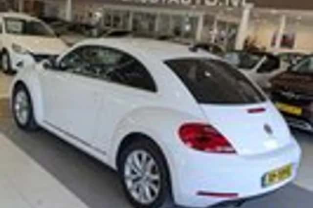 Volkswagen Beetle (2012) thumbnail 3