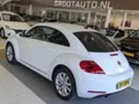 Volkswagen Beetle (2012) thumbnail 3