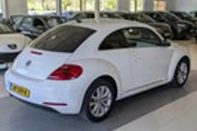 Volkswagen Beetle (2012) thumbnail 4